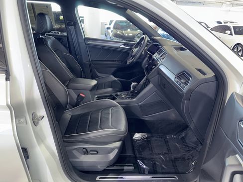 Used 2024 Volkswagen Tiguan SEL R-Line image 10