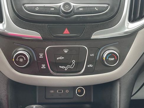 Certified 2019 Chevrolet Equinox LS image 33