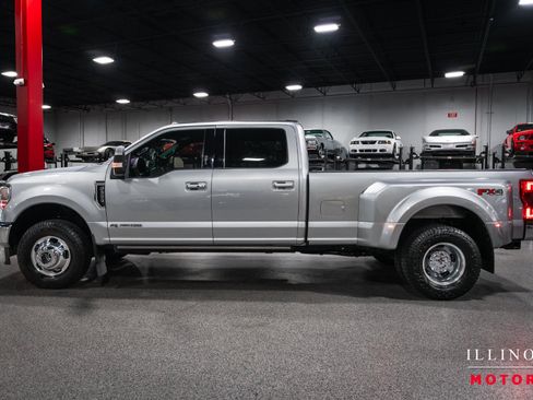 Used 2022 Ford F350 Lariat w/ Lariat Ultimate Package AWD/4WD image 2