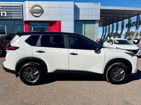 Used 2025 Nissan Rogue S FWD image 8