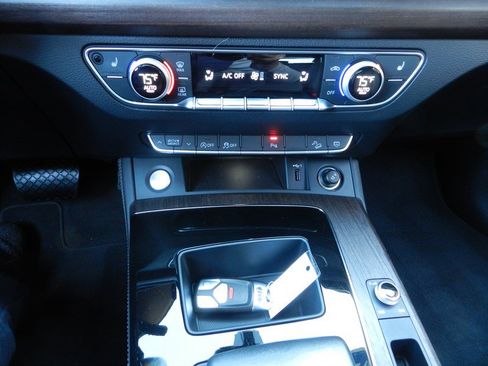 Used 2023 Audi Q5 2.0T Premium Plus w/ Premium Plus Package AWD/4WD image 29