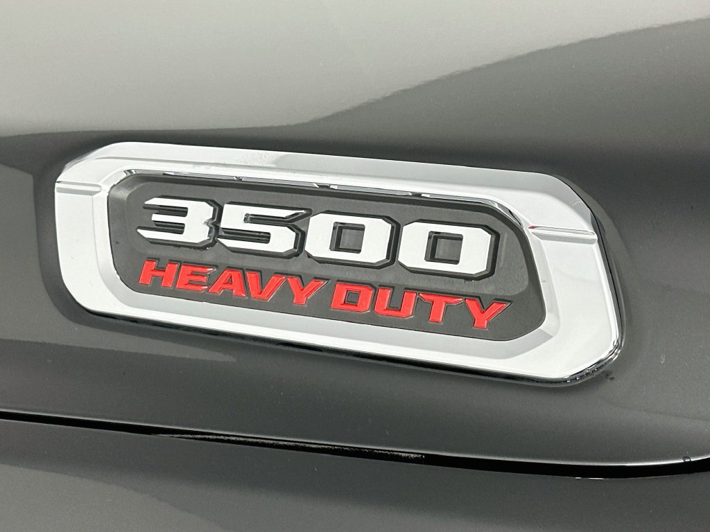 Used 2025 RAM 3500 Big Horn AWD/4WD image 28