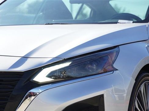 Used 2023 Nissan Altima 2.5 SL image 4