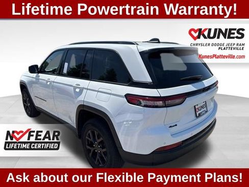 Used 2024 Jeep Grand Cherokee Altitude AWD/4WD image 7