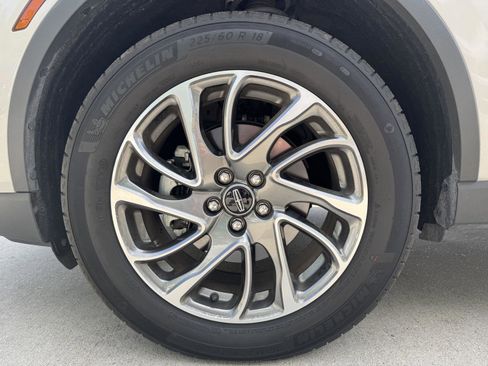 Used 2022 Lincoln Corsair FWD image 3