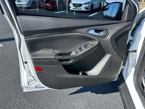 Used 2018 Ford Focus SEL image 12