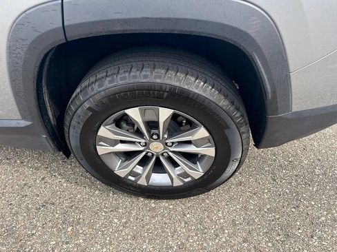 Used 2025 Chevrolet Equinox LT w/ Safety and Technology Package AWD/4WD image 12