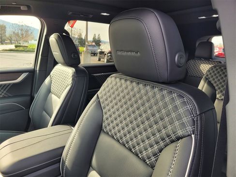 New 2026 GMC Acadia Denali w/ Super Cruise Package image 13