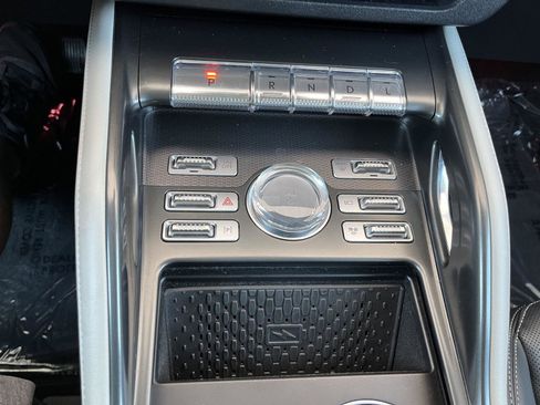 Used 2024 Lincoln Nautilus Premier image 23