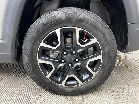 Used 2020 Jeep Compass Trailhawk AWD/4WD image 30