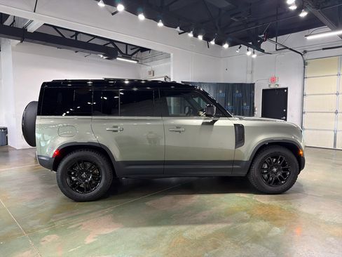 Used 2025 Land Rover Defender 110 S image 10