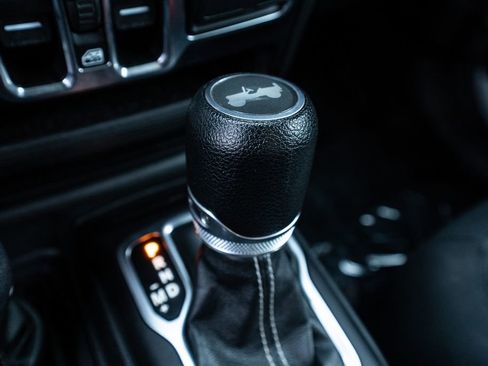 Used 2022 Jeep Wrangler Unlimited Sahara image 22