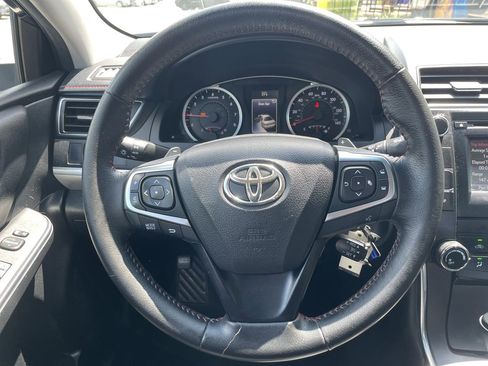Used 2016 Toyota Camry SE FWD image 16