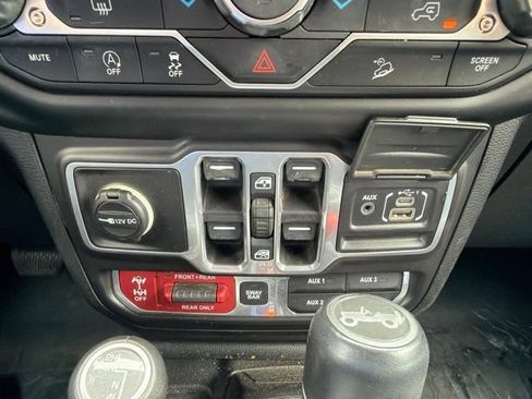 Used 2018 Jeep Wrangler Unlimited Rubicon AWD/4WD image 20