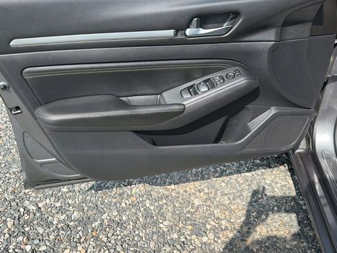 Used 2019 Nissan Altima 2.5 SV image 19