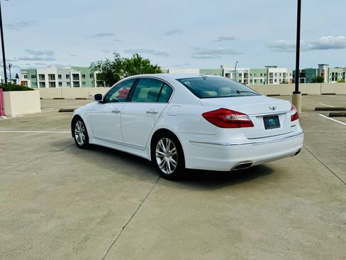 Used 2014 Hyundai Genesis 3.8 RWD image 12
