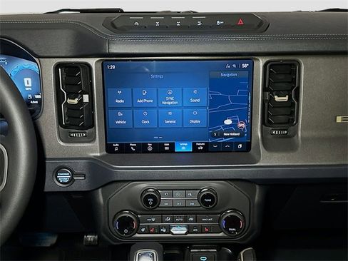 New 2025 Ford Bronco Badlands image 24