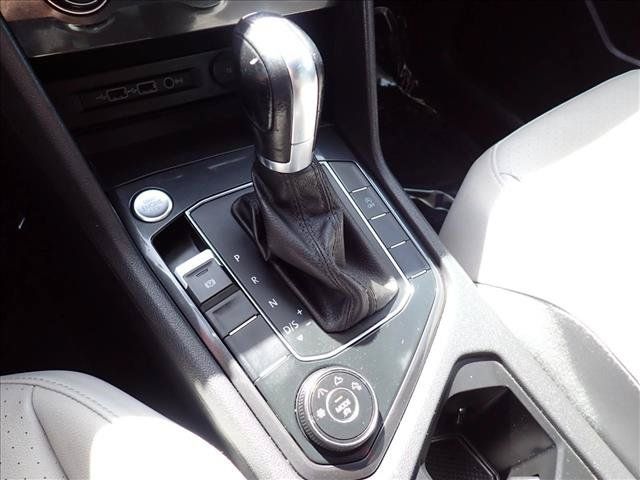 Used 2019 Volkswagen Tiguan SE w/ Panoramic Sunroof Package AWD/4WD image 17