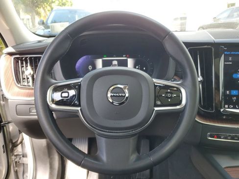 Certified 2023 Volvo XC60 B5 Ultimate w/ Protection Package image 18