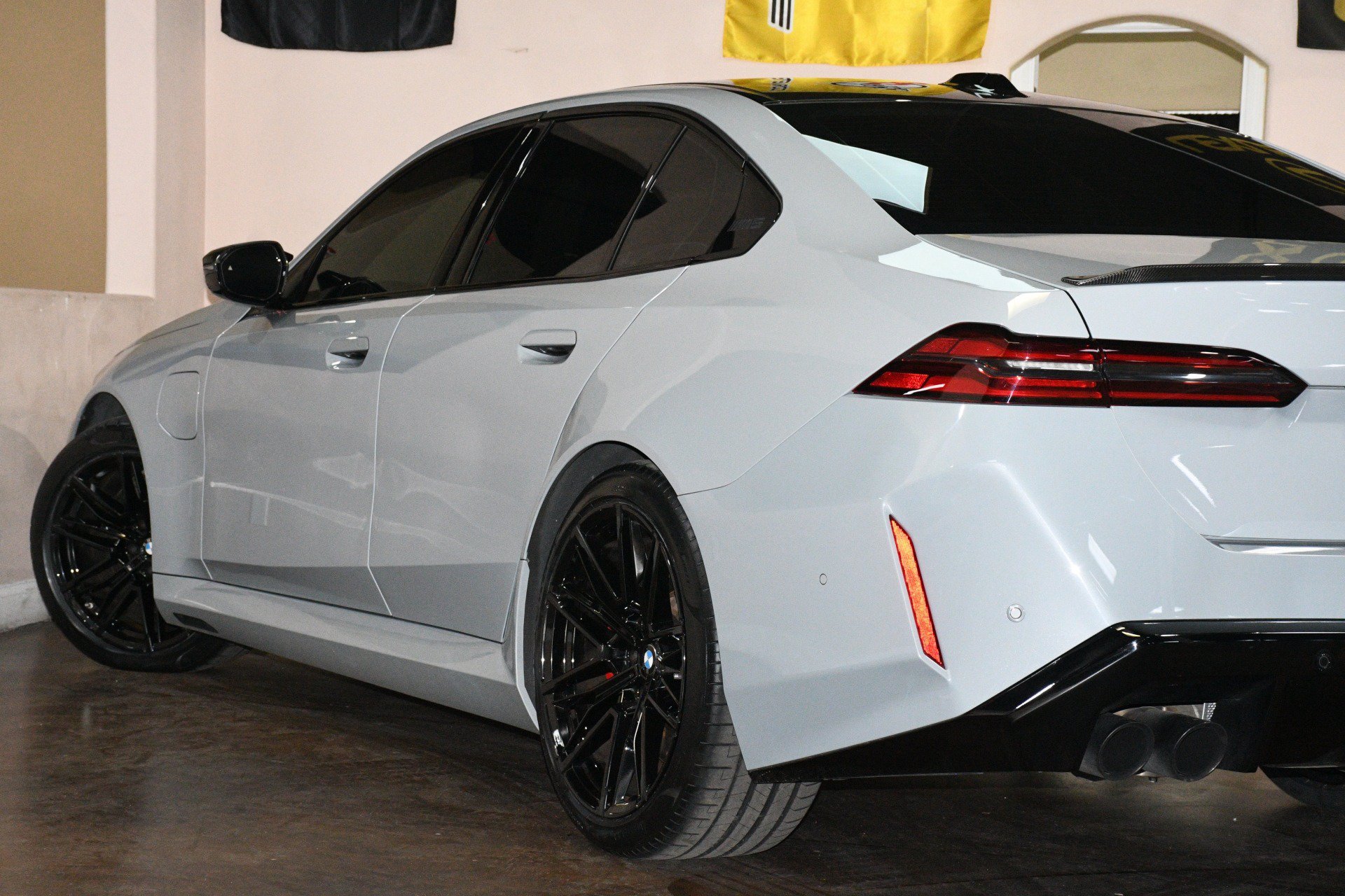 Used 2025 BMW M5 w/ Carbon Package AWD/4WD image 55