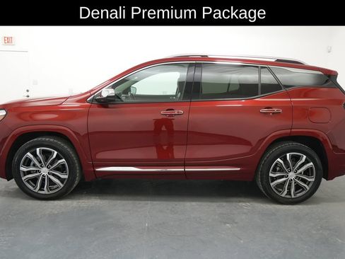 Used 2020 GMC Terrain Denali w/ Denali Premium Package AWD/4WD image 4