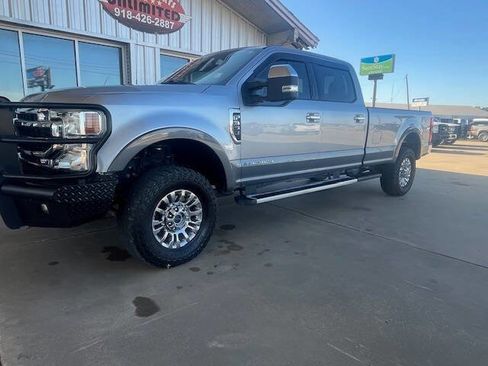 Used 2022 Ford F350 Lariat w/ Chrome Package image 2