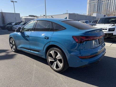 Used 2021 Audi e-tron Prestige w/ Prestige Package image 4