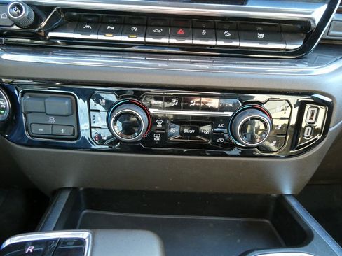 Used 2024 Chevrolet Silverado 1500 LTZ w/ Z71 Off-Road Package image 25