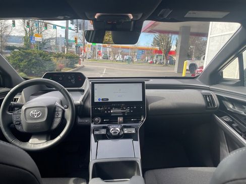 Used 2024 Toyota bZ4X XLE image 14