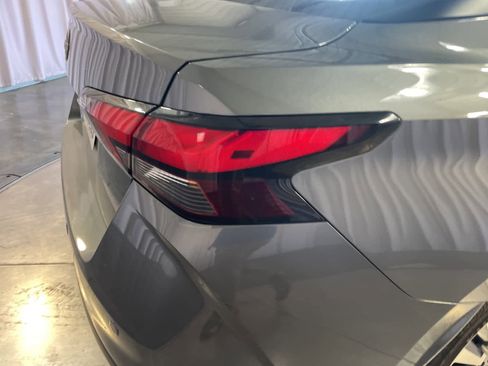 Used 2025 Nissan Versa SV image 18