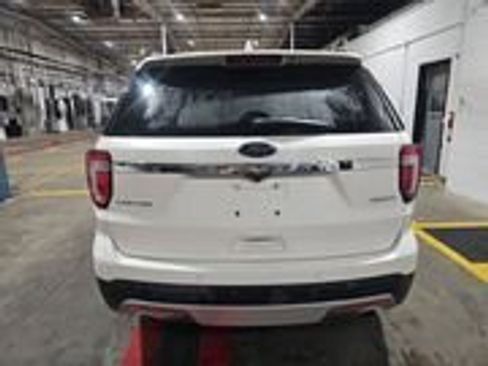 Used 2016 Ford Explorer Limited w/ Equipment Group 301A image 5