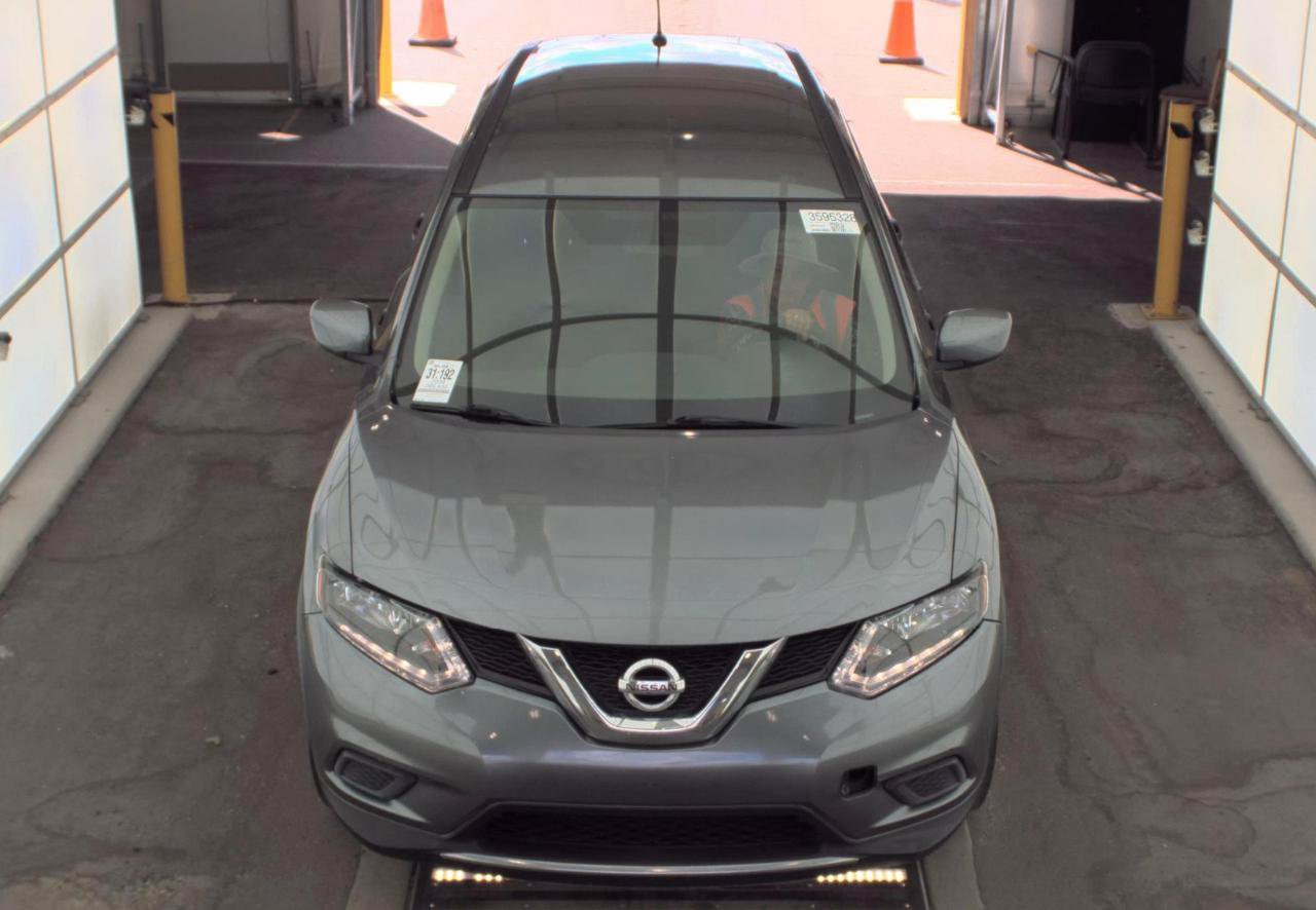 Used 2016 Nissan Rogue S FWD image 2