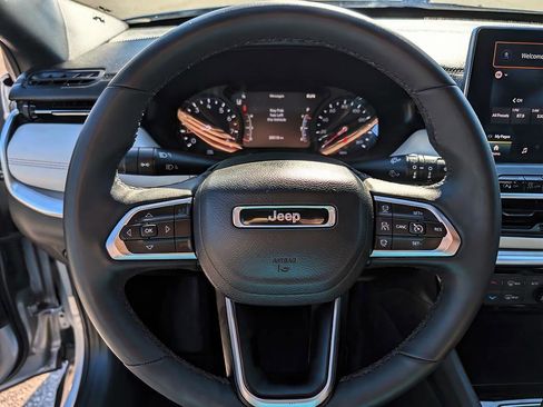Used 2025 Jeep Compass Limited AWD/4WD image 18