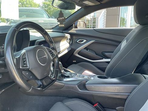 Used 2022 Chevrolet Camaro LT w/ Technology Package RWD image 2