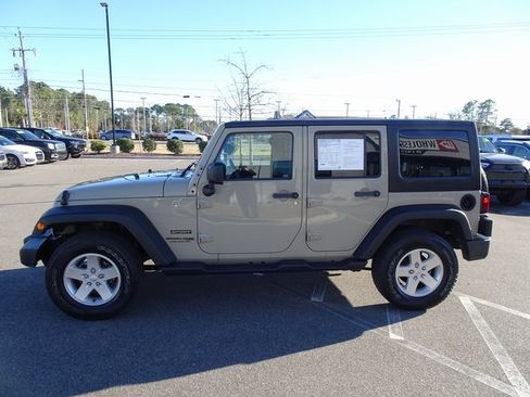 Used 2018 Jeep Wrangler Unlimited Sport S image 7