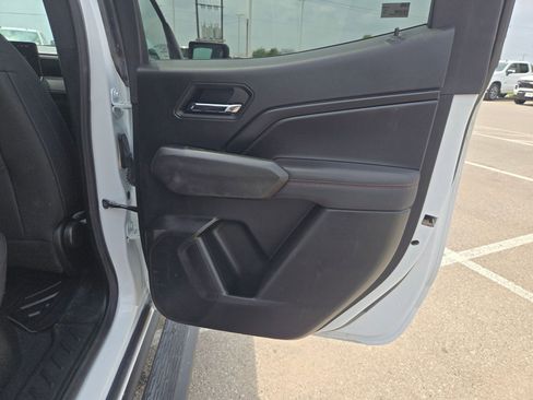 Used 2025 Chevrolet Colorado Z71 image 21