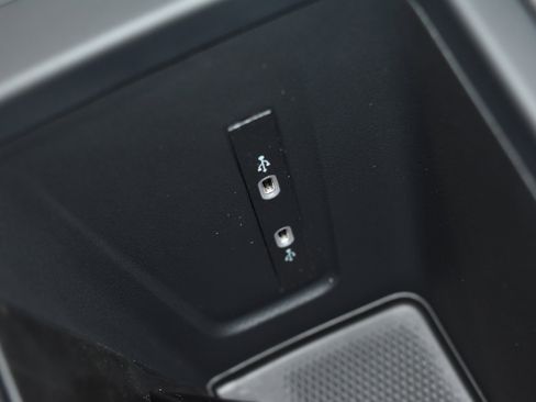 New 2026 Volkswagen Tiguan SE R-Line image 12