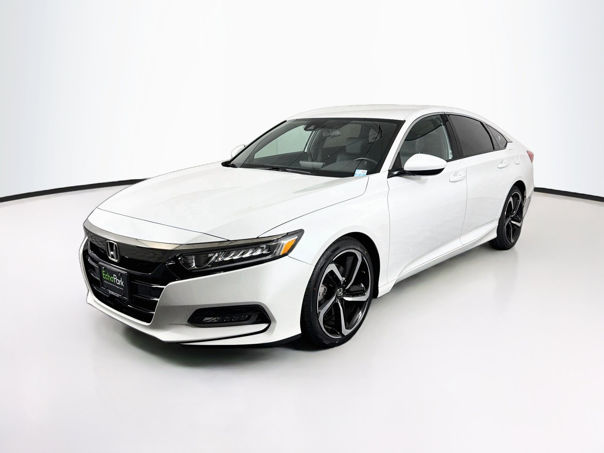 Used 2019 Honda Accord Sport image 3