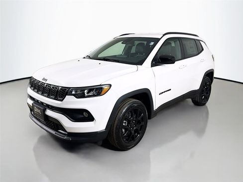 New 2026 Jeep Compass Latitude image 4