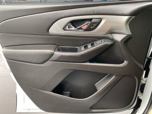 Used 2021 Chevrolet Traverse LS image 29
