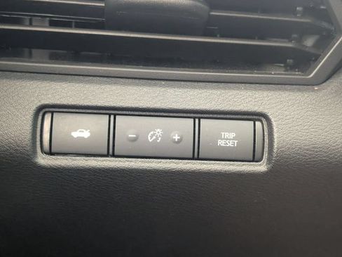 Used 2025 Nissan Altima 2.5 SV FWD image 14