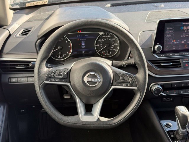 Used 2025 Nissan Altima 2.5 SV FWD image 18
