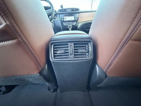 Used 2017 Nissan Rogue SL w/ SL Premium Package image 28