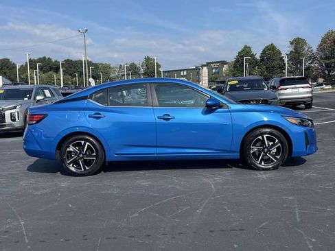 Used 2025 Nissan Sentra SV FWD image 8