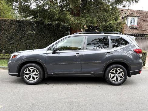 Used 2021 Subaru Forester Premium w/ Popular Package #1 image 4