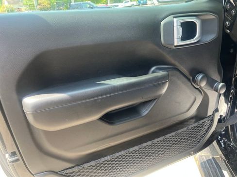 Used 2019 Jeep Wrangler Sport image 8