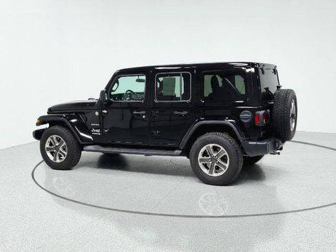 Used 2021 Jeep Wrangler Unlimited Sahara w/ Cold Weather Group image 15