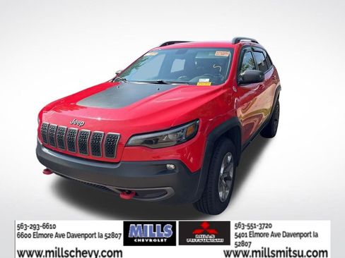 Used 2019 Jeep Cherokee Trailhawk w/ Cold Weather Group AWD/4WD image 1