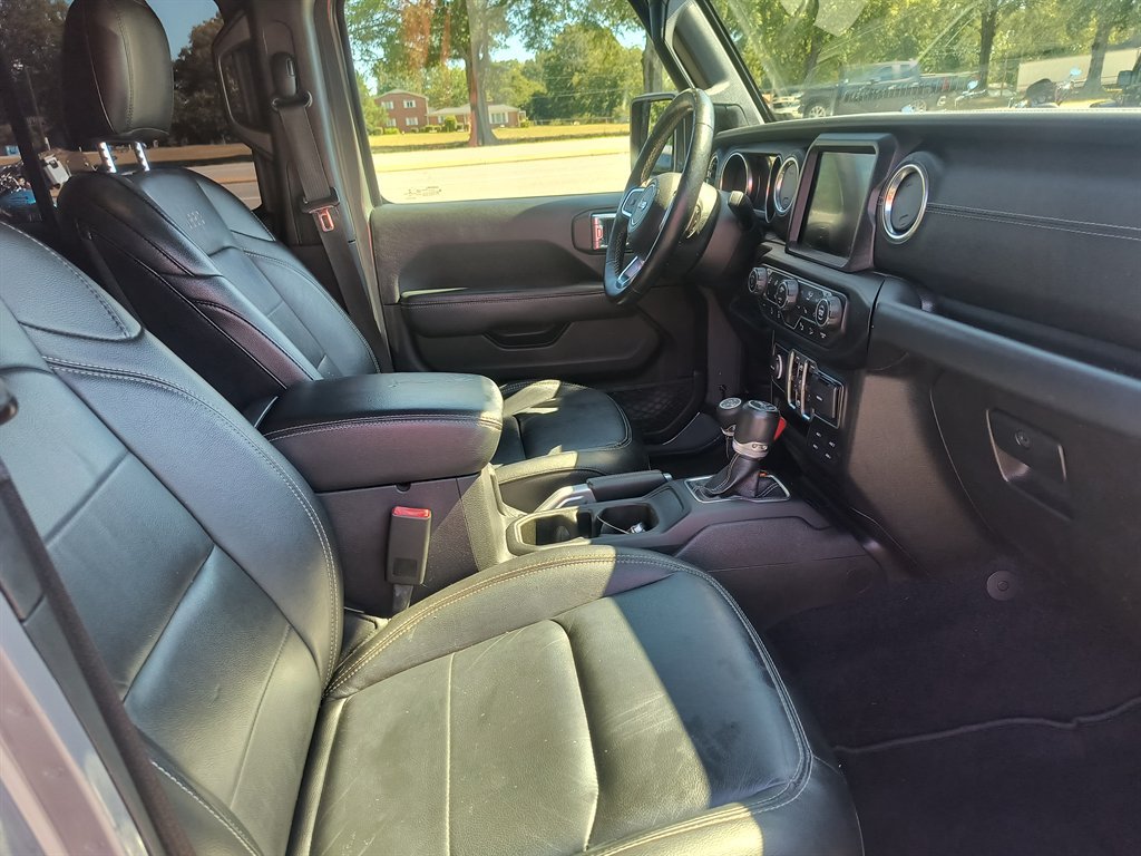 Used 2019 Jeep Wrangler Unlimited Sahara w/ Quick Order Package 24M Moab AWD/4WD image 22