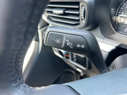 Used 2023 Ford Explorer XLT RWD image 50
